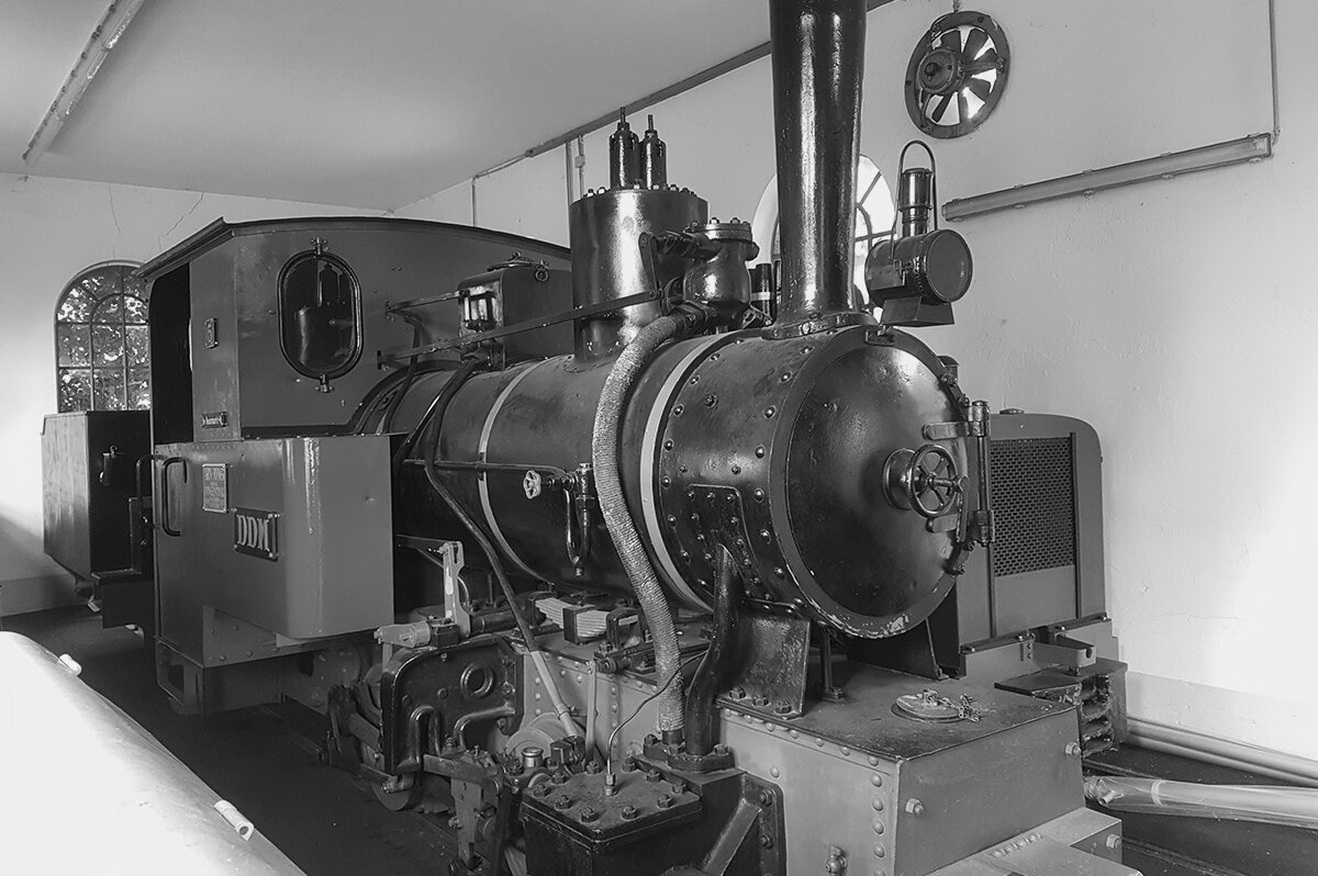Dampflok 5 in schwarz-weiß
